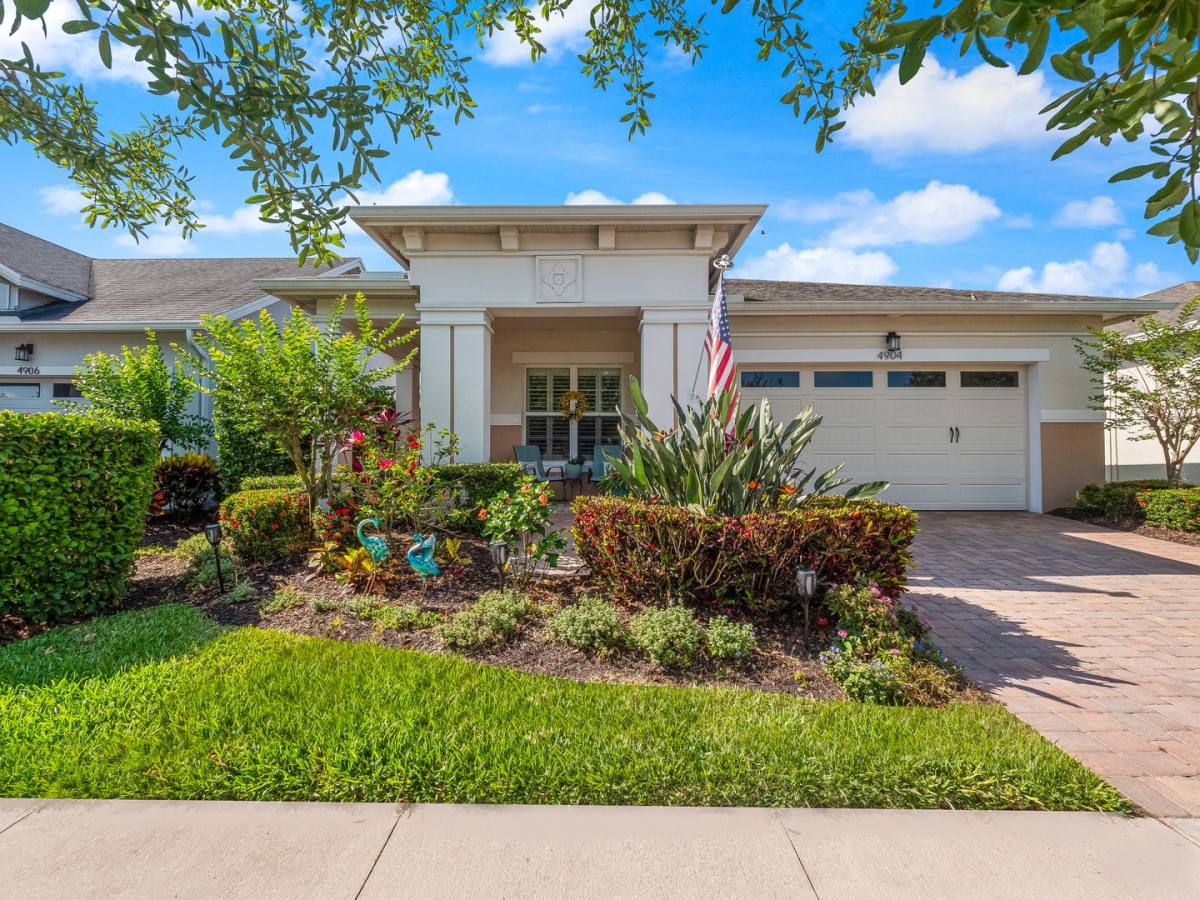 House for rent at 4904 W Fountainwood Dr, Saint Cloud, FL 34771