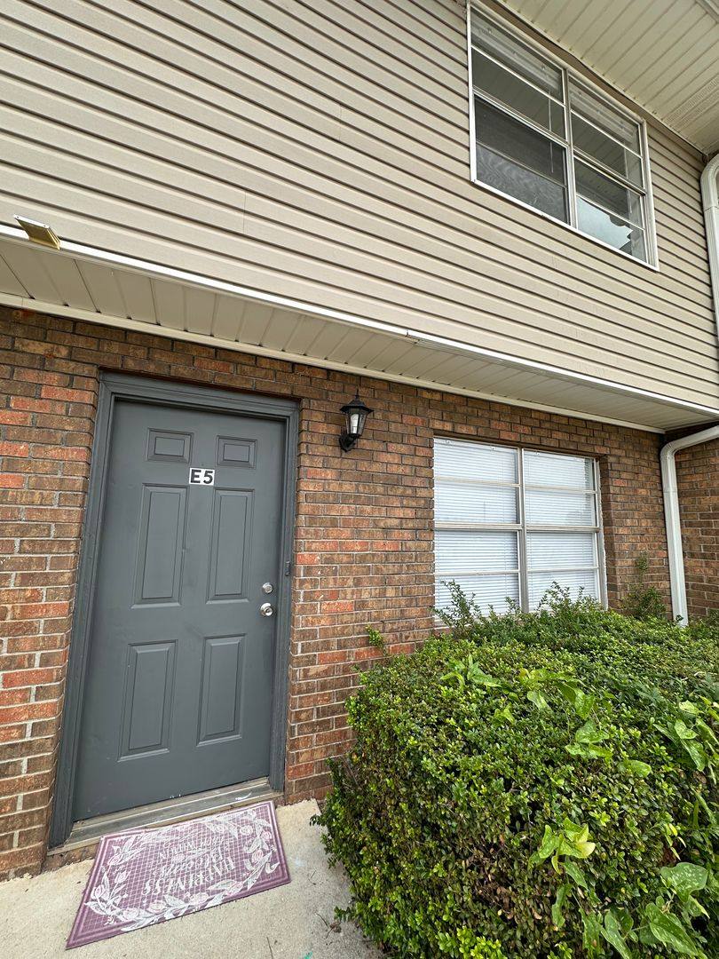 Apartment for rent at 1425 Warrior Rd, Anniston, AL 36207
