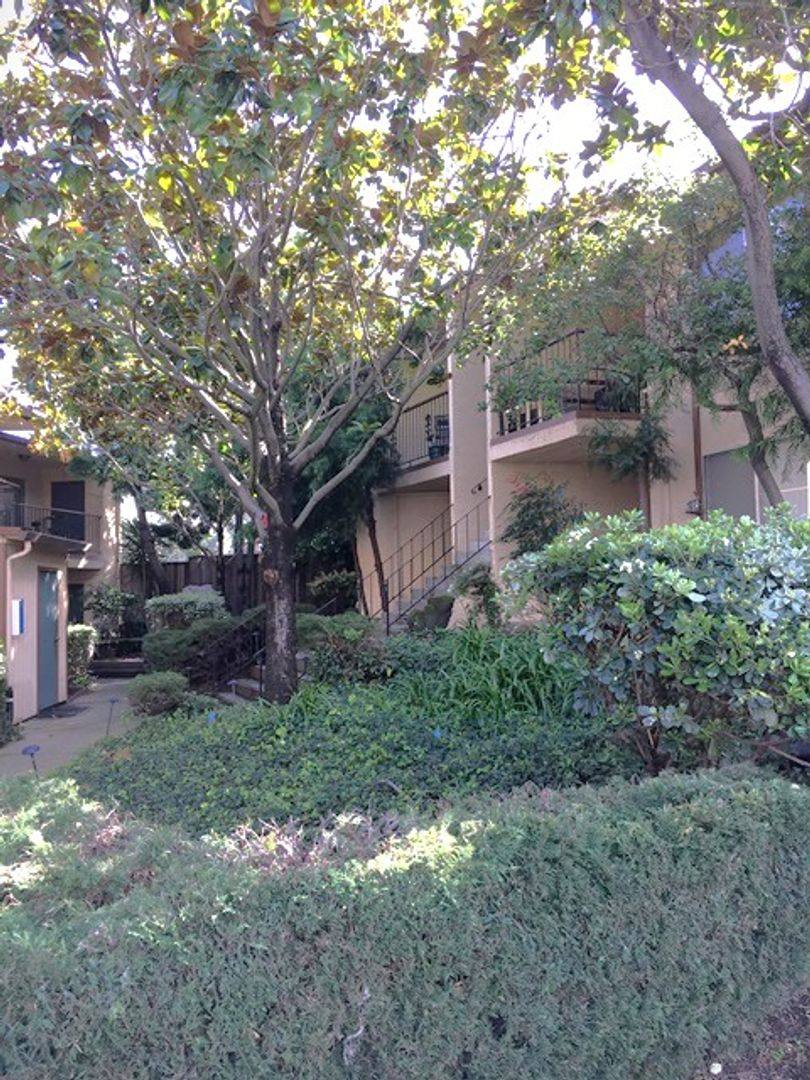 Apartment for rent at 117 Tewksbury Ave, Richmond, CA 94801