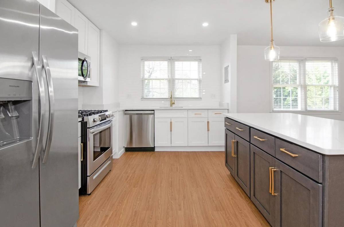 Townhouse for rent at 100 E Melrose Ave, Baltimore, MD 21212