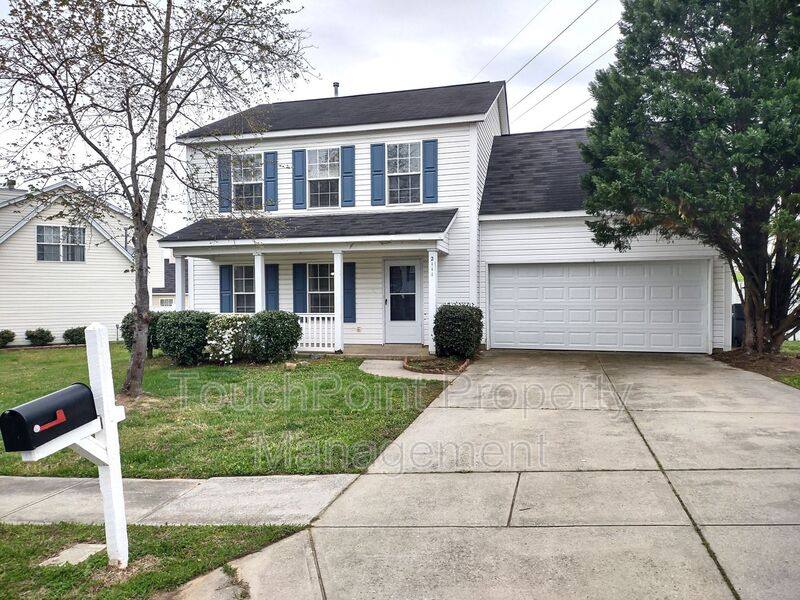 House for rent at 2111 Pimpernel Rd, Charlotte, NC 28213
