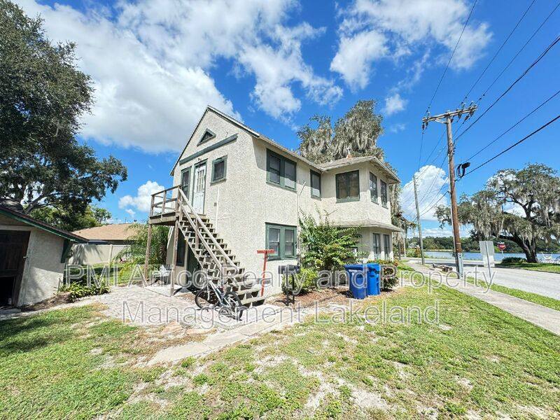 Apartment for rent at 115 8th St SE, Winter Haven, FL 33880