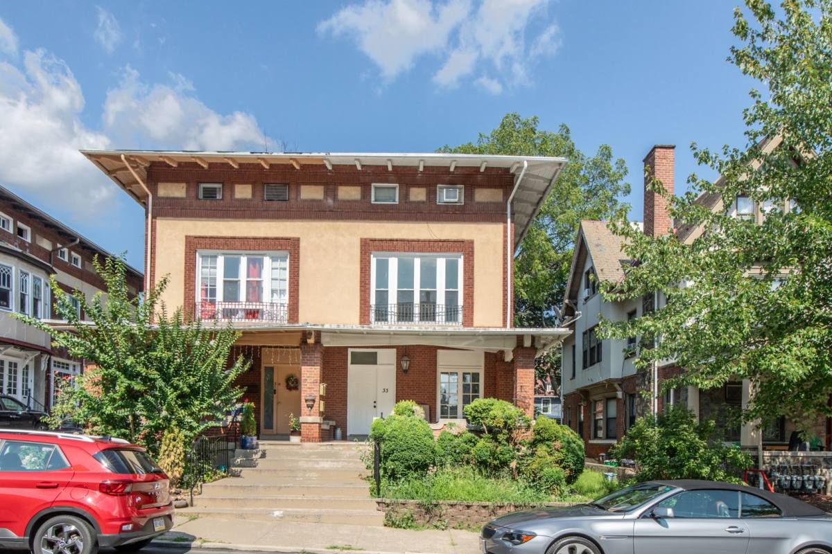 Apartment for rent at 33 S W St, Catasauqua, PA 18032