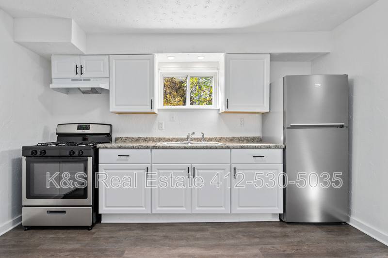 Apartment for rent at 922 Hill Ave #1, Pittsburgh, PA 15221