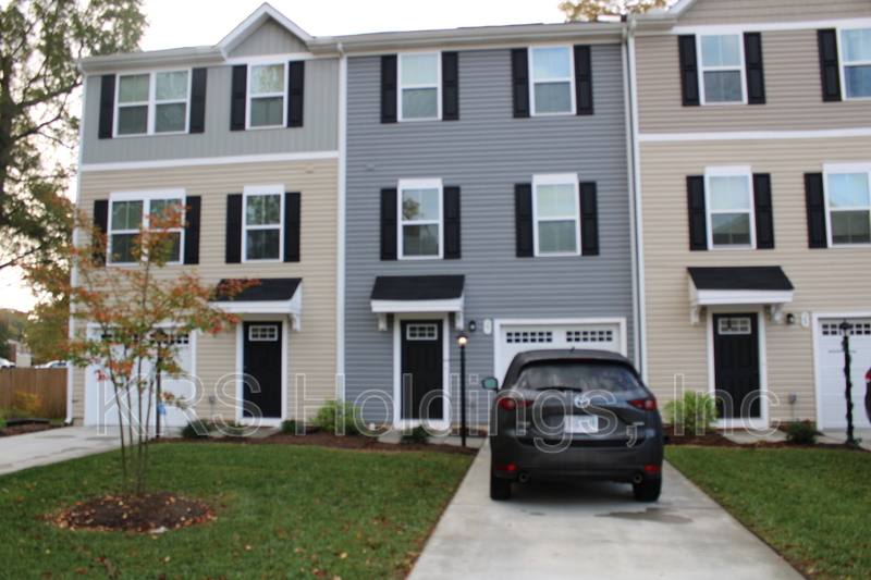 Townhouse for rent at 27 Manilla Circle, Hampton, VA 23663