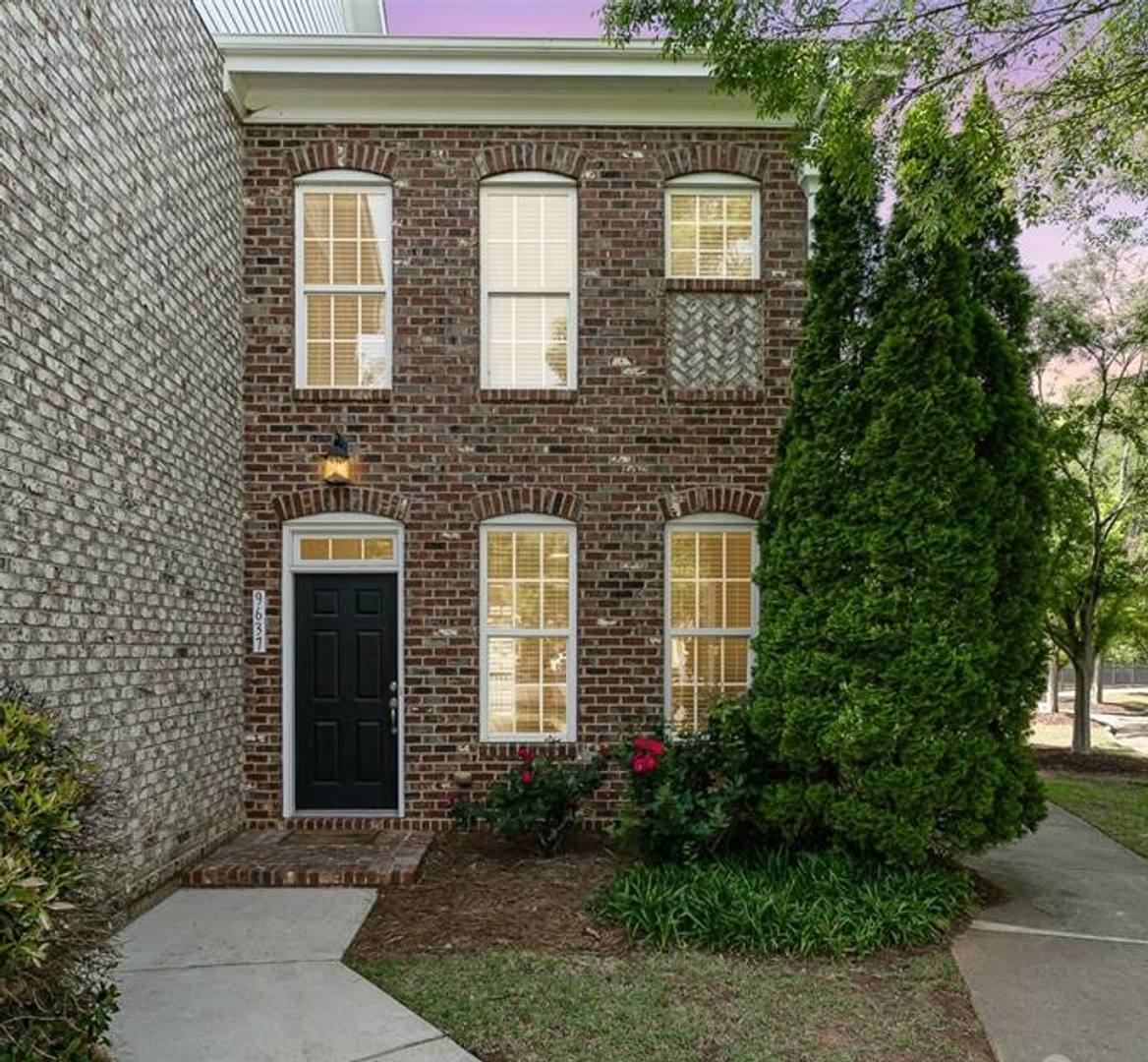 Townhouse for rent at 9637 Longstone Lane, Charlotte, NC 28277