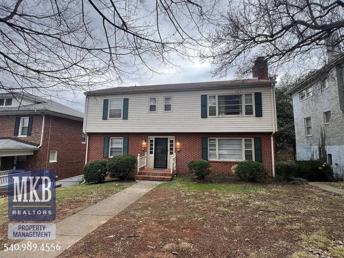 Townhouse for rent at 2314 Wycliffe Ave, Roanoke, VA 24014