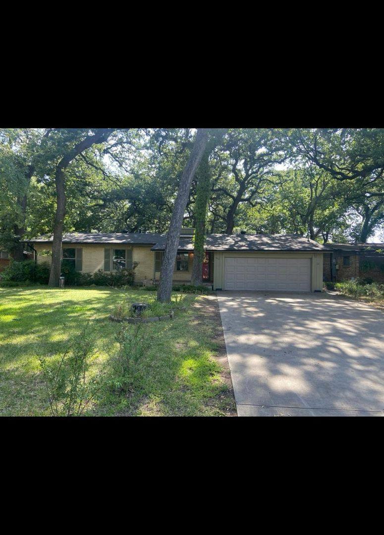 House for rent at 1413 Oak Lea Dr, Irving, TX 75061