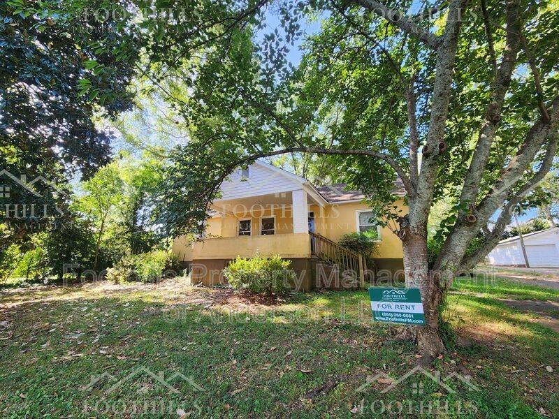 House for rent at 516 E Main St, Pendleton, SC 29670