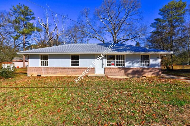 House for rent at 758 King Rd, Jonesboro, GA 30236