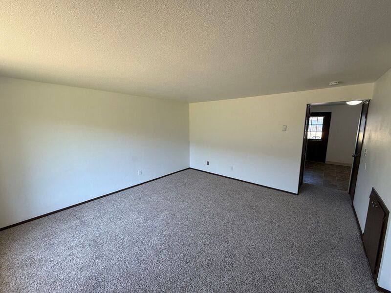 Townhouse for rent at 730 Queen Ave SE #11, Albany, OR 97322