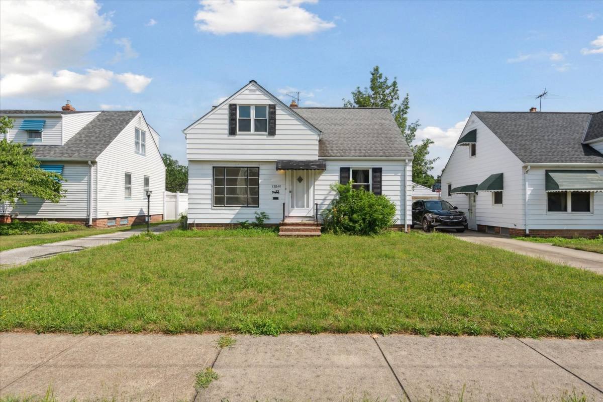 House for rent at 13849 Shady Oak Blvd, Cleveland, OH 44125