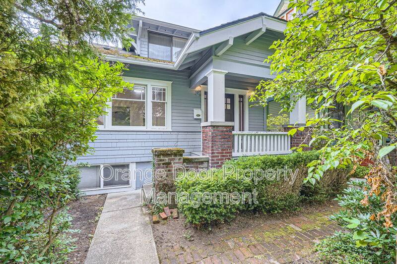 Apartment for rent at 910 N I St, Tacoma, WA 98403