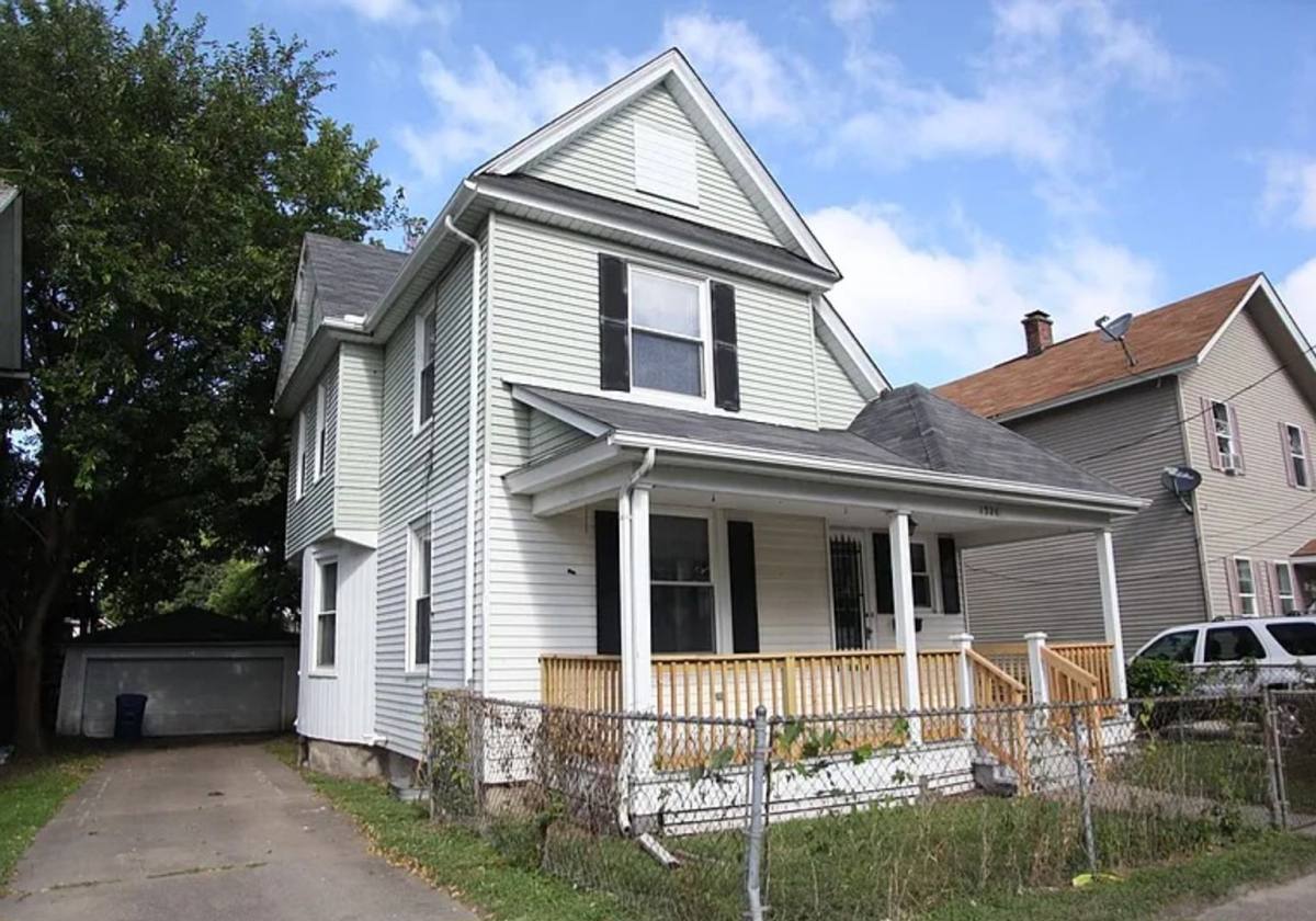 House for rent at 1326 Ripley St, Davenport, IA 52803