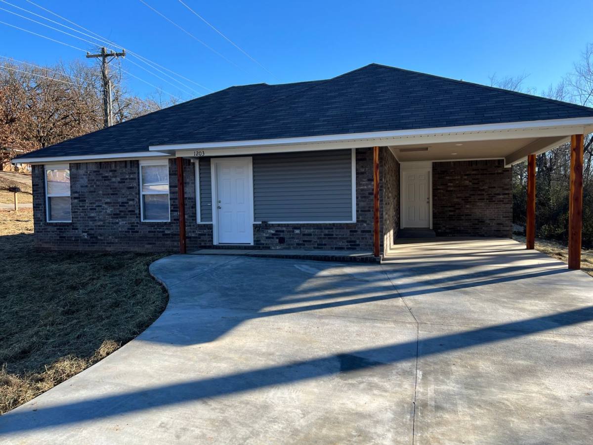 House for rent at 1203 N 28th St, Van Buren, AR 72956
