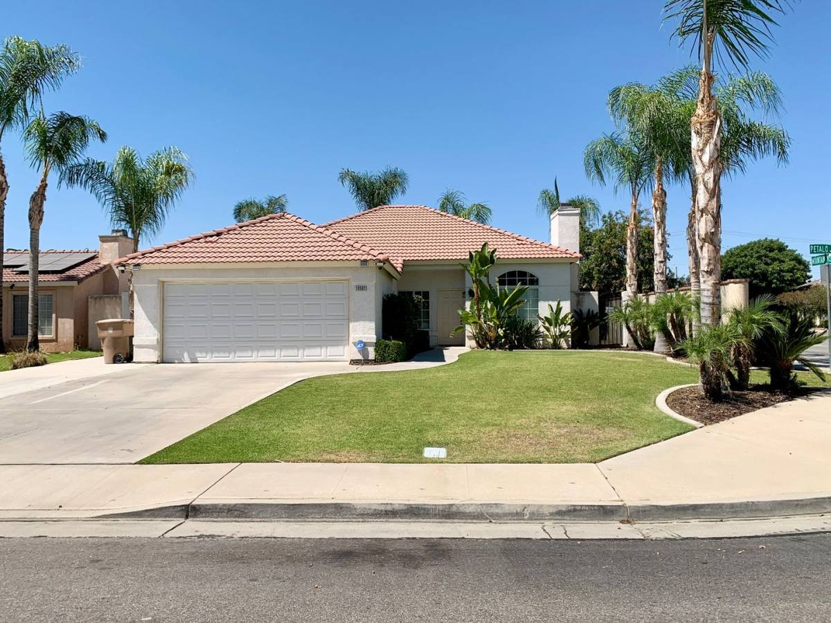 House for rent at 10502 Petalo Dr, Bakersfield, CA 93311