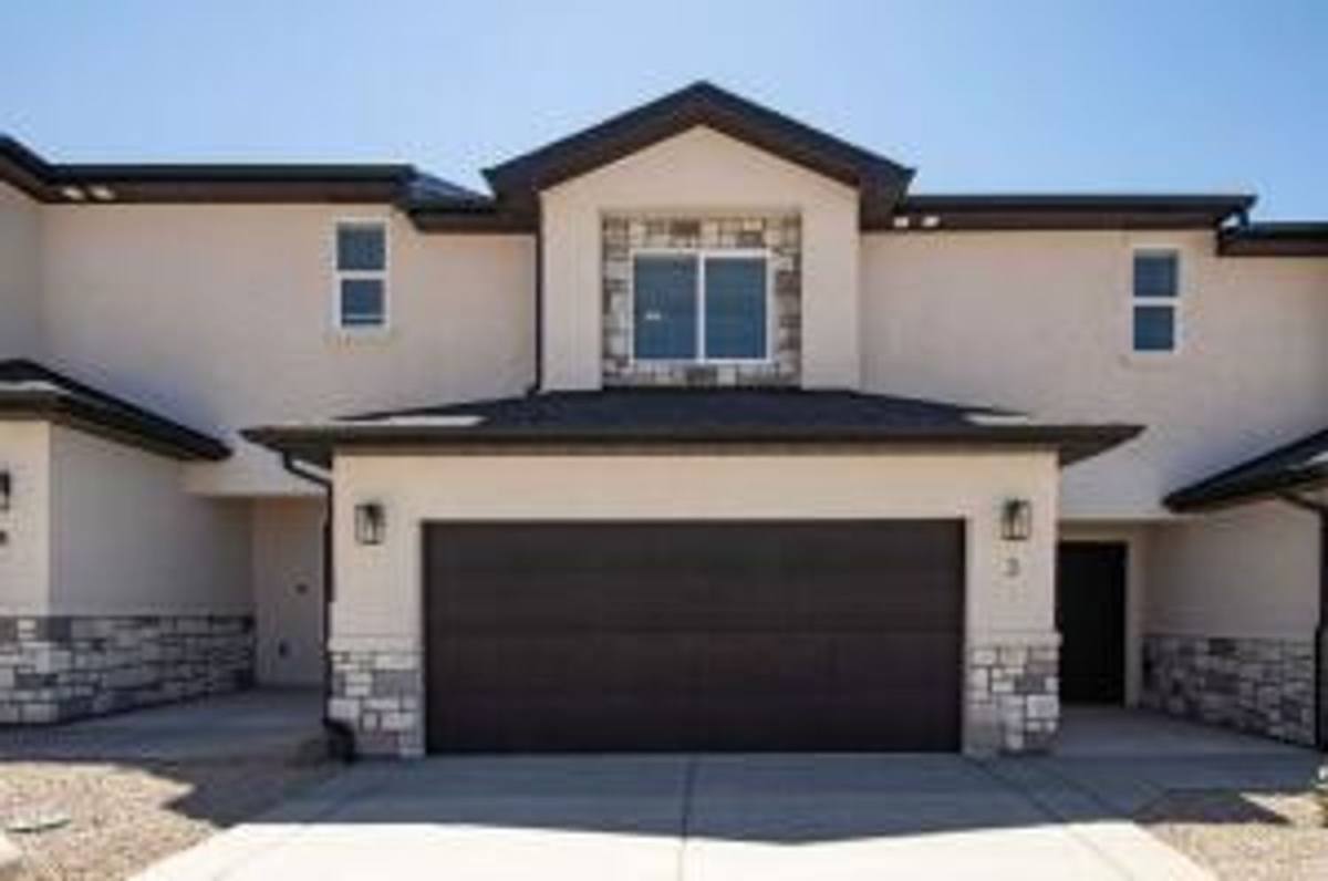 Townhouse for rent at 668 E Fiddlers Cove Dr, Cedar City, UT 84721