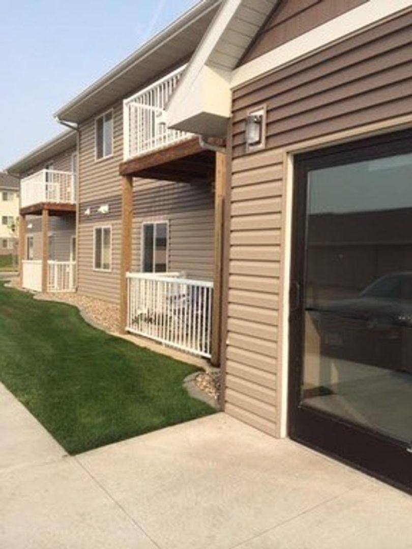 Apartment for rent at 2100 33rd St NW, Minot, ND 58703