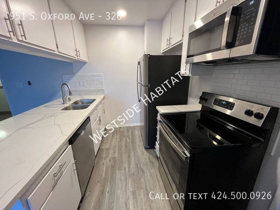 Apartment for rent at 951 S Oxford Ave, Los Angeles, CA 90006