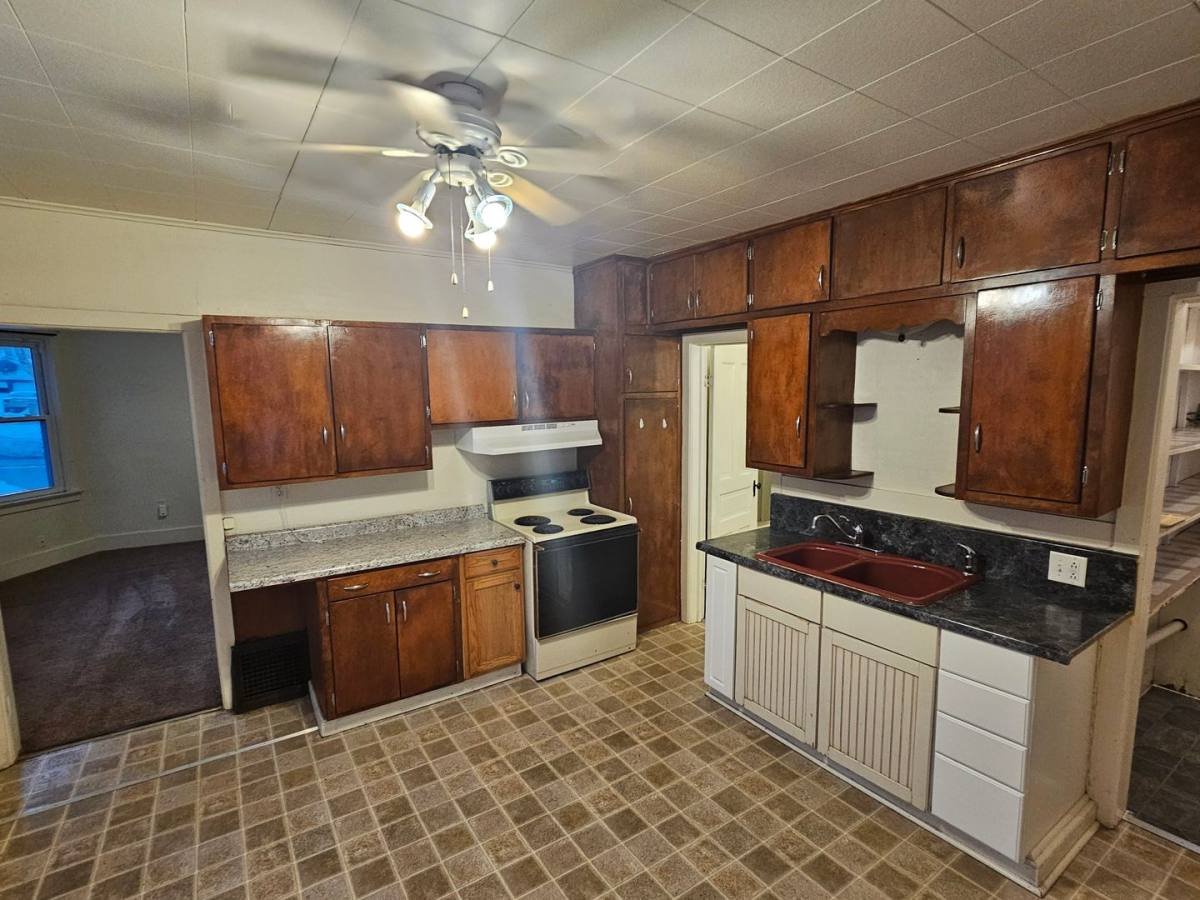 Apartment for rent at 905 S 21st St, Manitowoc, WI 54220