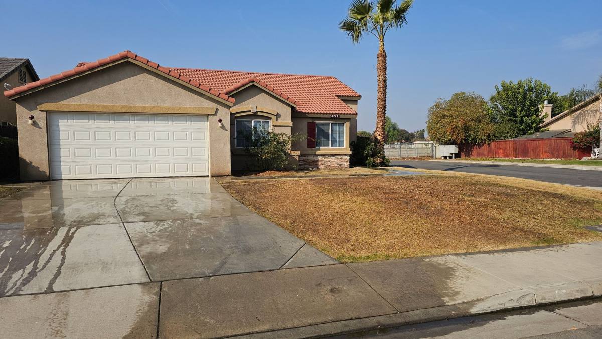 House for rent at 4701 Bluestone Dr, Bakersfield, CA 93311