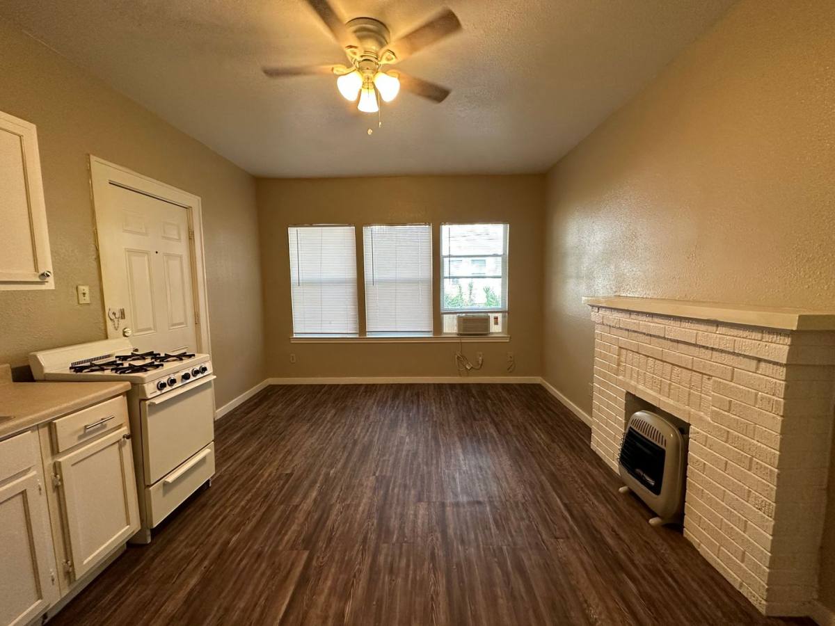 Apartment for rent at 417 W Woldert St, Tyler, TX 75702
