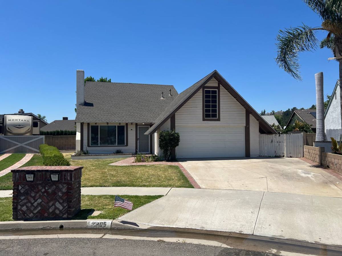 House for rent at 1205 N Piedmont Dr, Anaheim, CA 92807