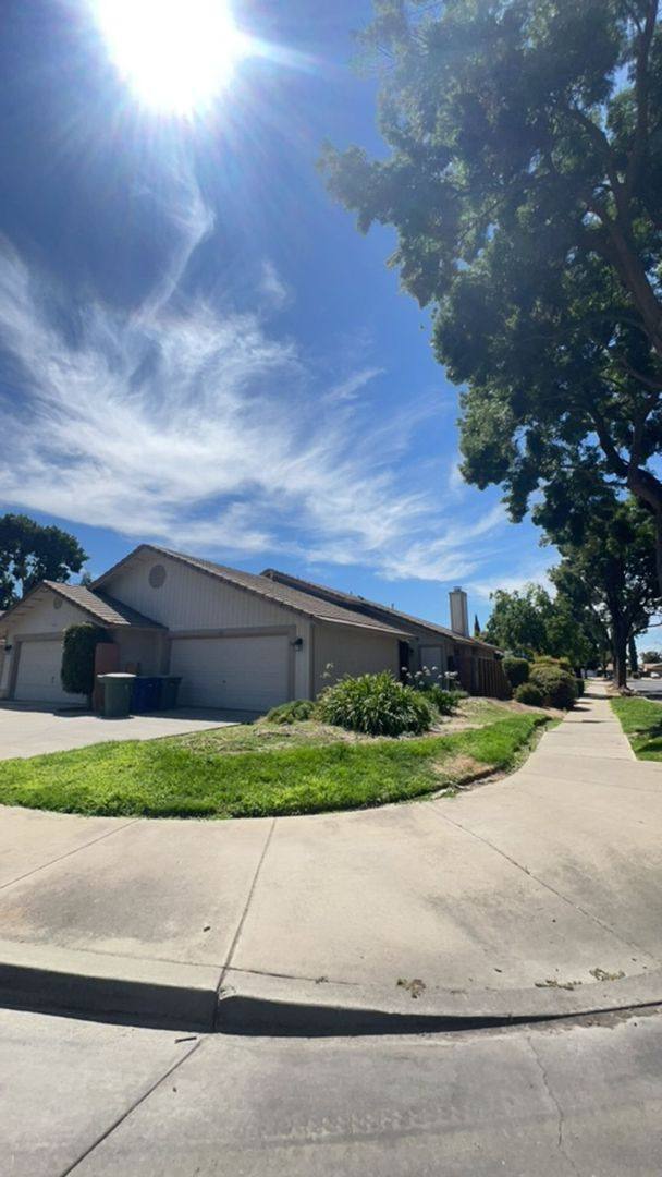 Townhouse for rent at 94 Silverhorn, Merced, CA 95348