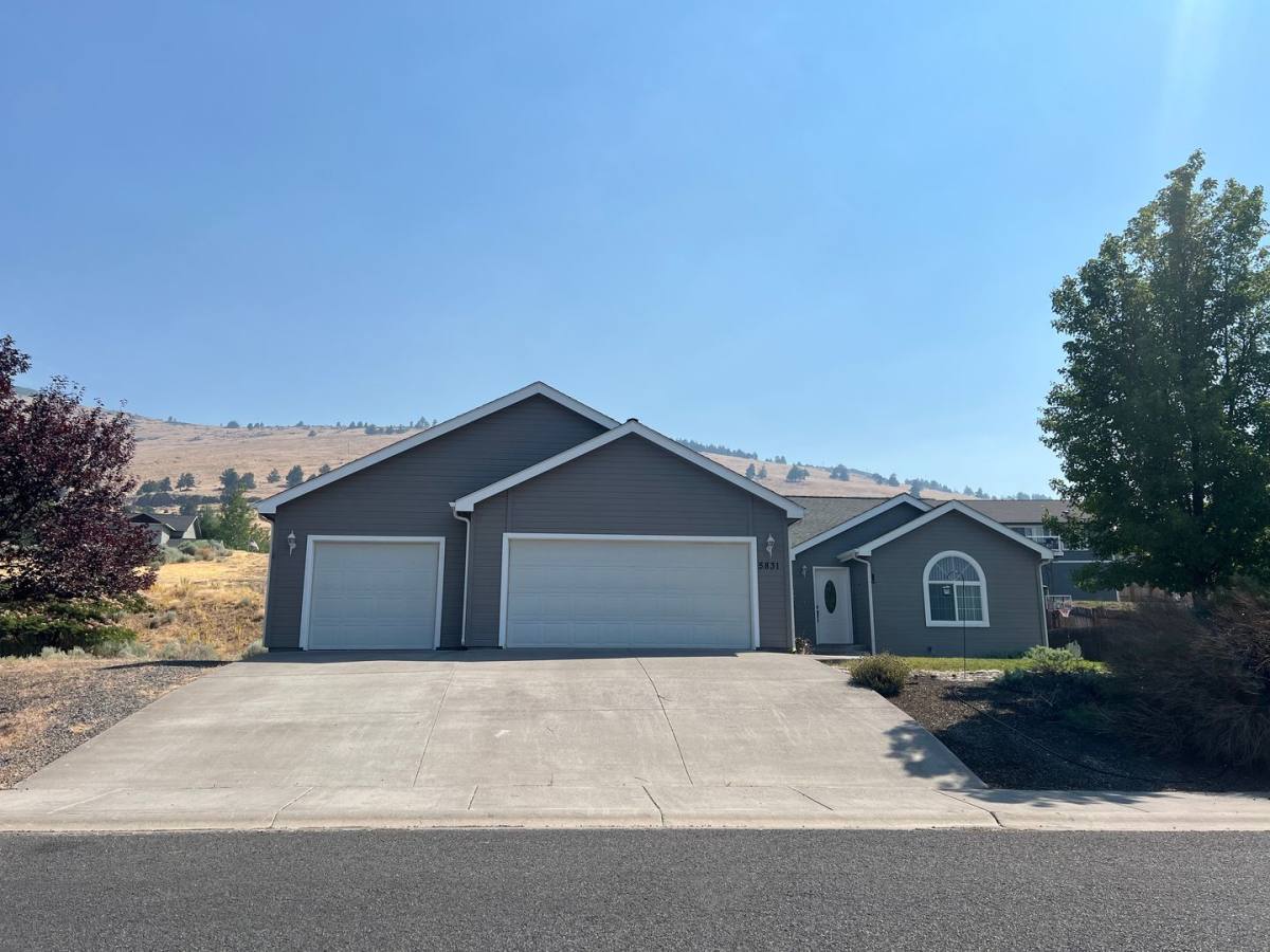 House for rent at 5831 N Hills Dr, Klamath Falls, OR 97603