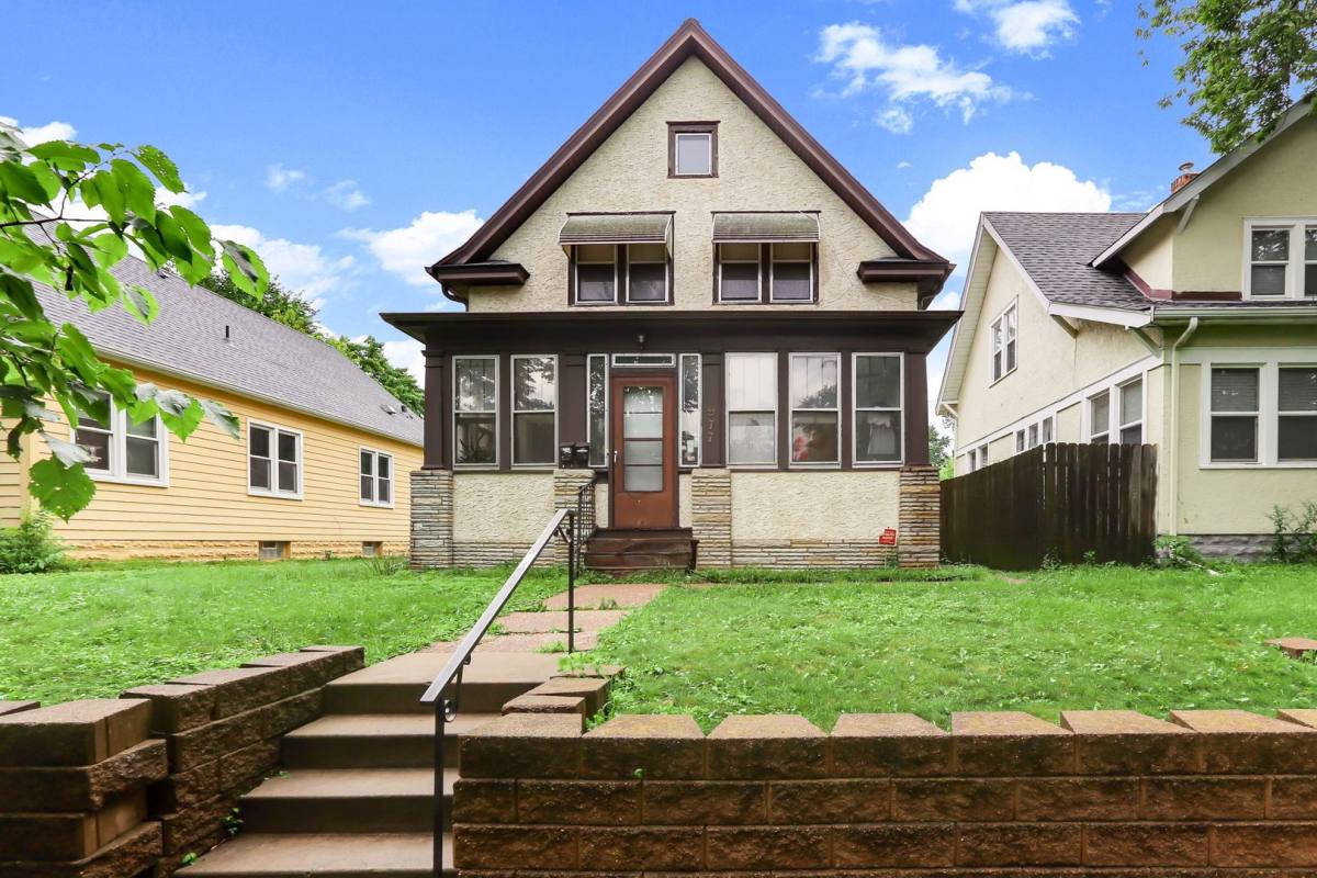 Apartment for rent at 977 Fremont Ave E, Saint Paul, MN 55106