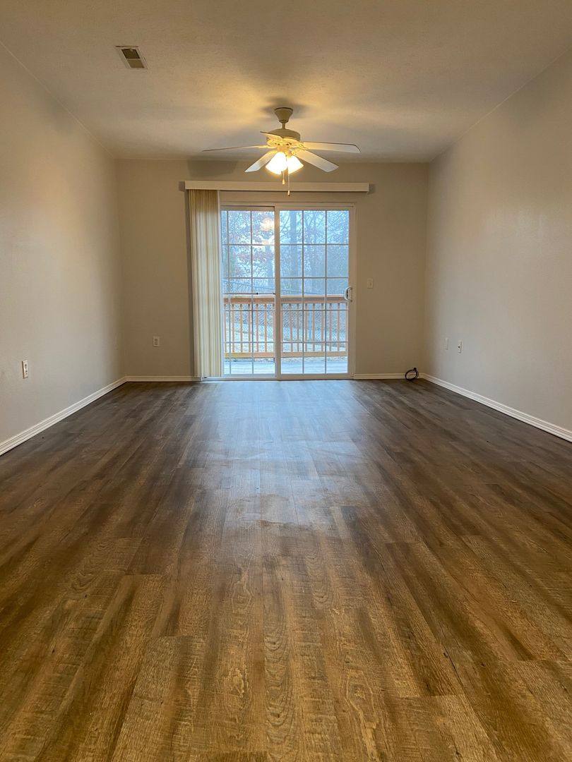 Apartment for rent at 129 Knowledge Ave, Branson, MO 65616