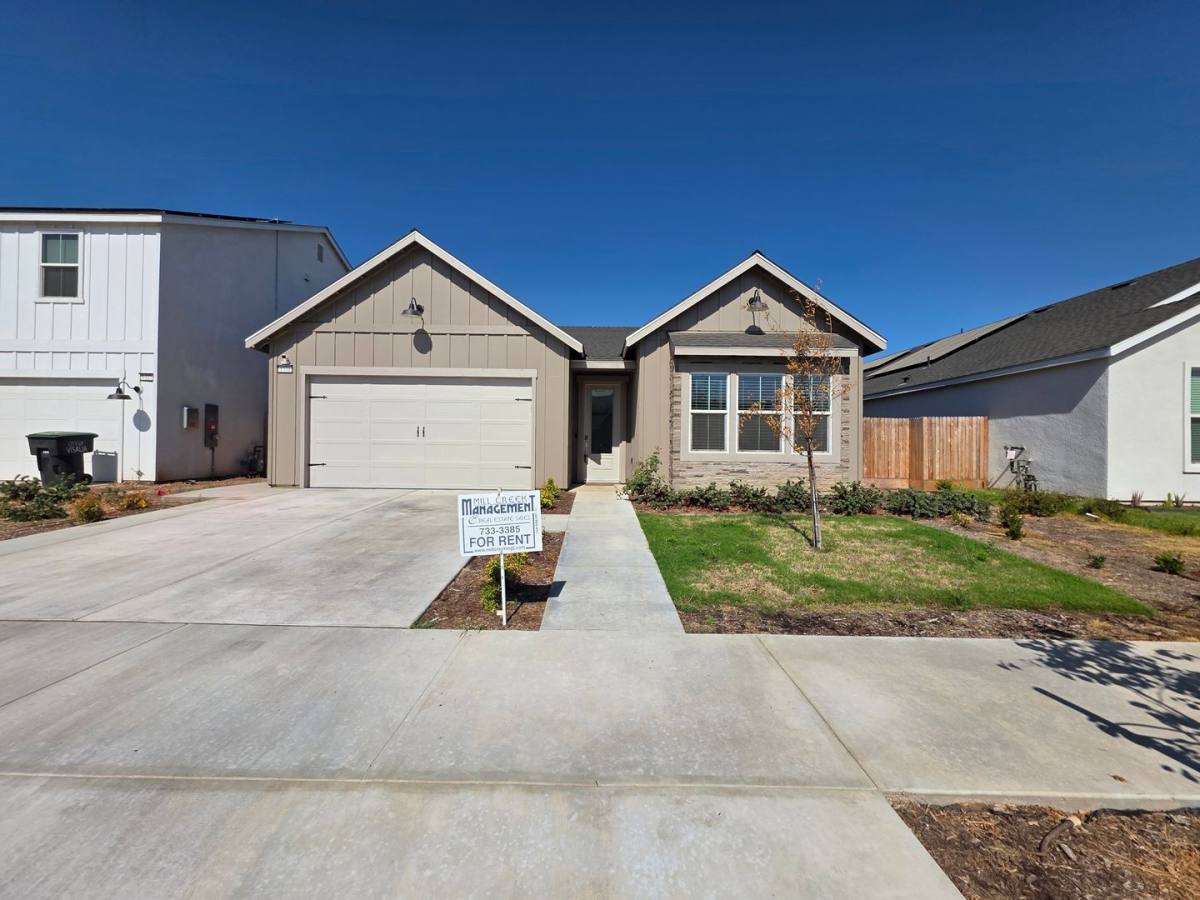 House for rent at 1331 S Velie St, Visalia, CA 93292