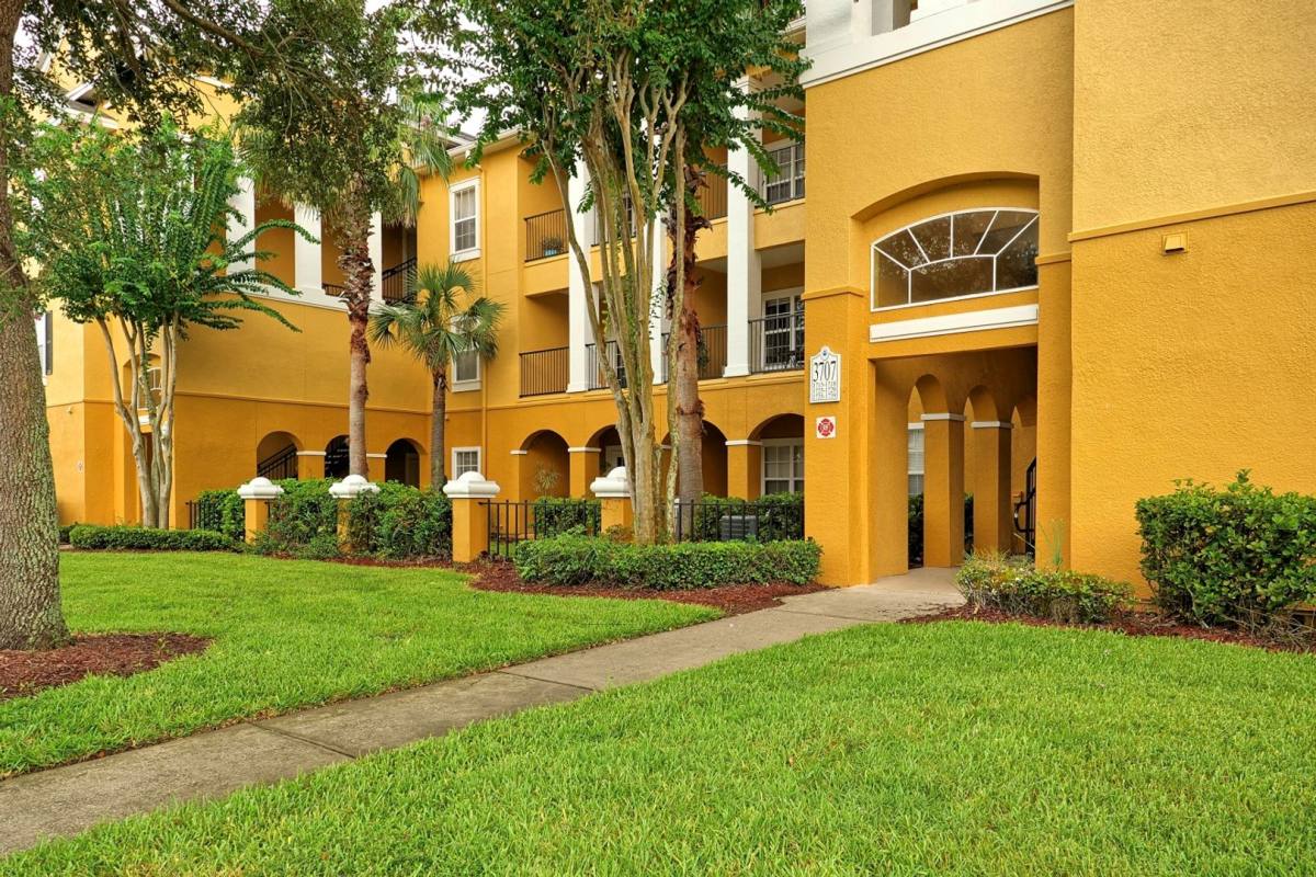 Townhouse for rent at 3707 Conroy Rd #1727, Orlando, FL 32839