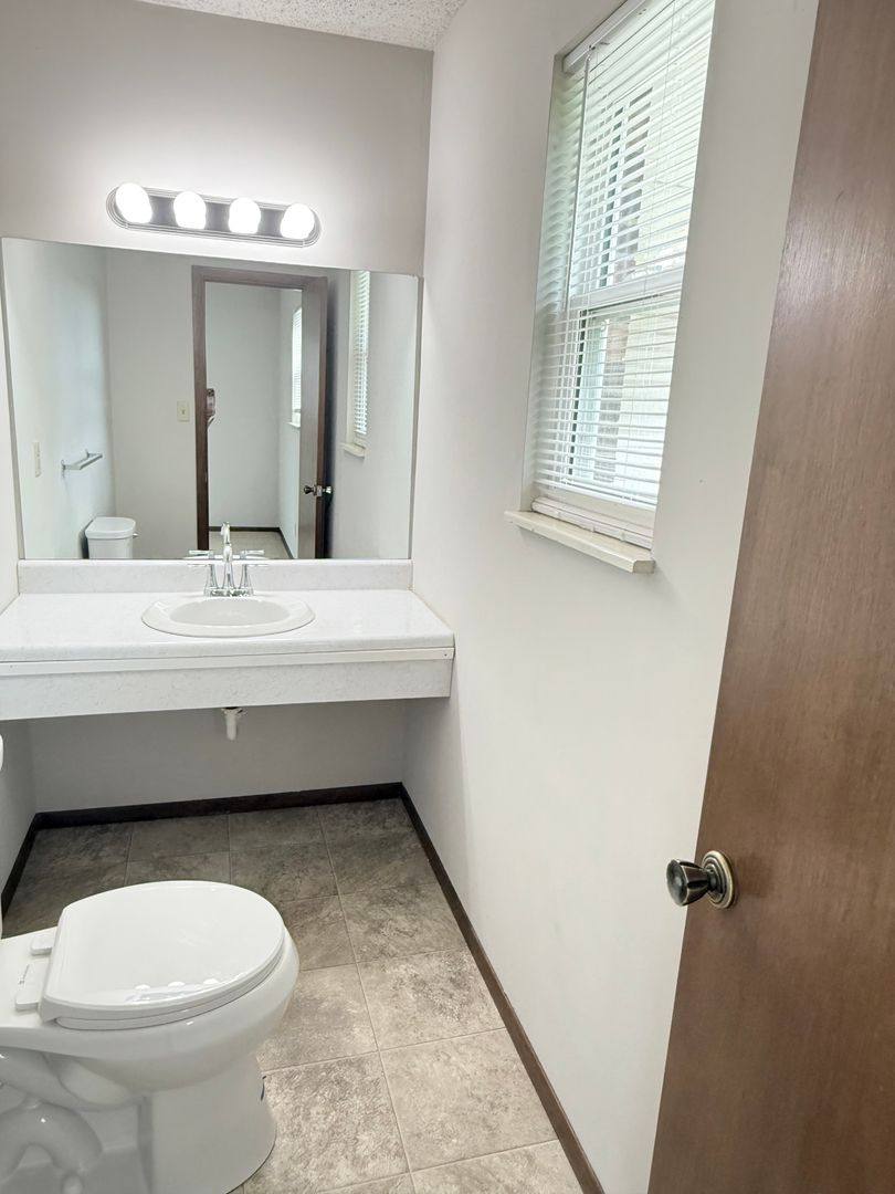 Lovell Road Apartment, 10410 Lovell Center Dr, Knoxville, TN 37922 - Apartment for Rent - Image 4