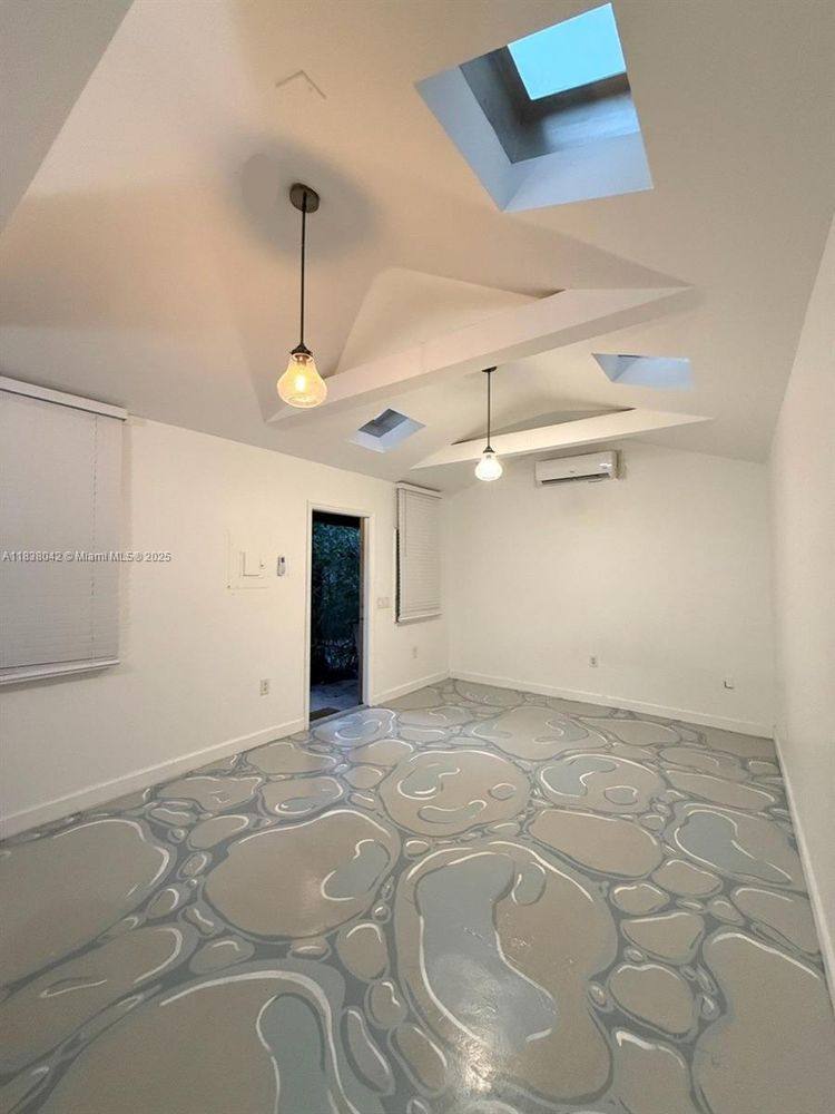 Apartment for rent at 118 NW 24th St, Miami, FL 33127