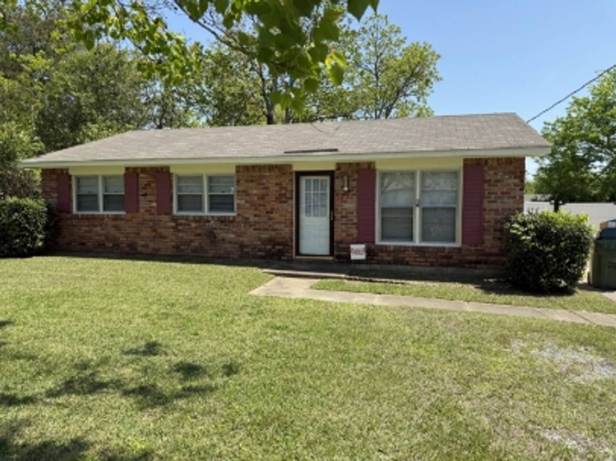House for rent at 3211 Hackberry Lane, Montgomery, AL 36116
