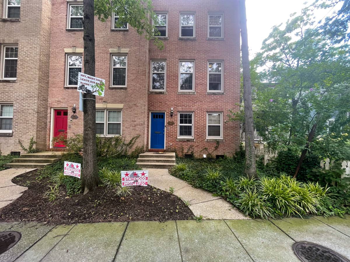 Condo for rent at 4513 Macarthur Blvd NW #B, Washington, DC 20007