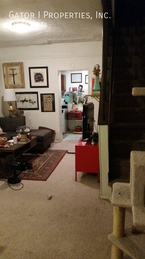House for rent at 612 Cross St, Philadelphia, PA 19148