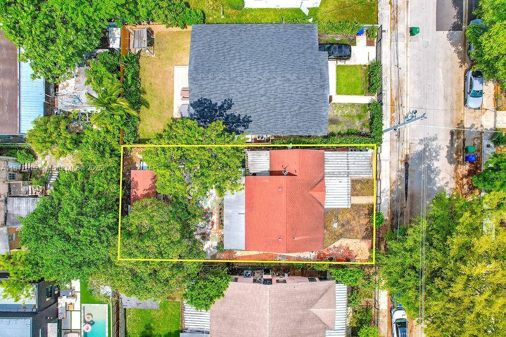 Apartment for rent at 250 NW 43rd St #2-2, Miami, FL 33127