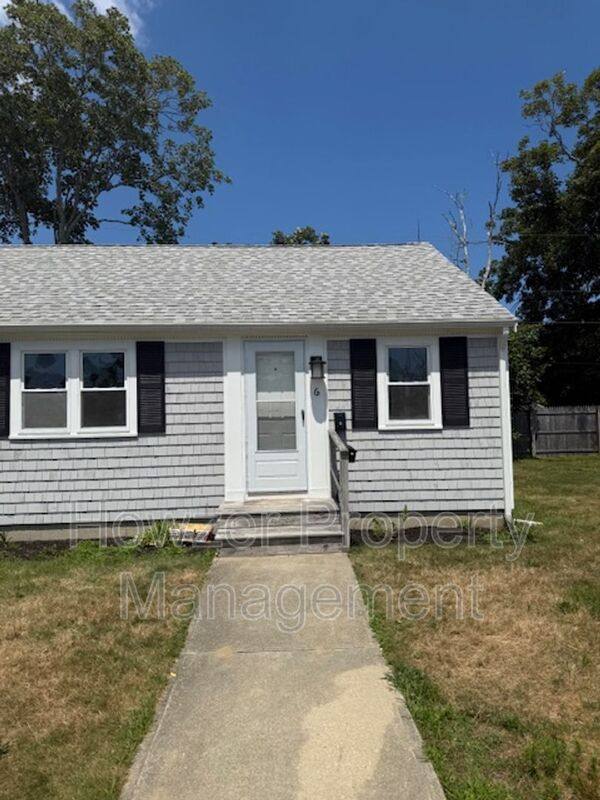 Apartment for rent at 250 Sea St, Hyannis, MA 02601