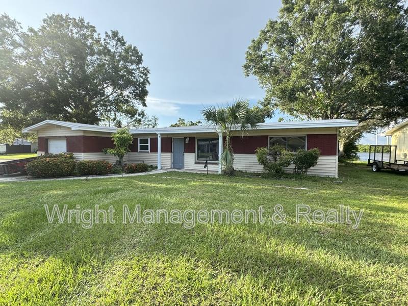House for rent at 427 Country Club Dr, Oldsmar, FL 34677