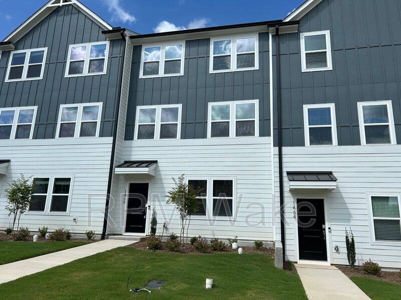 Townhouse for rent at 1466 Hasse Ave, Apex, NC 27502