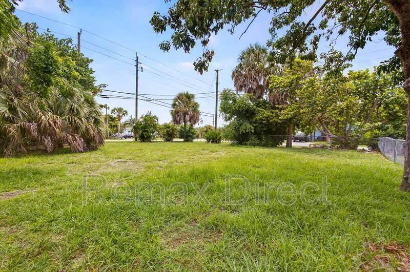 2609 Richard Rd, West Palm Beach, FL 33403