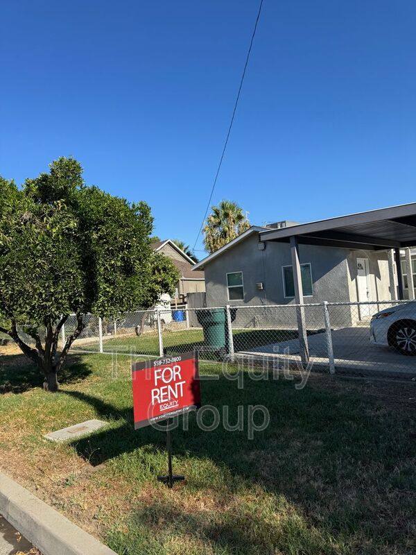 Apartment for rent at 126 W San Joaquin #B, Tulare, CA 93274