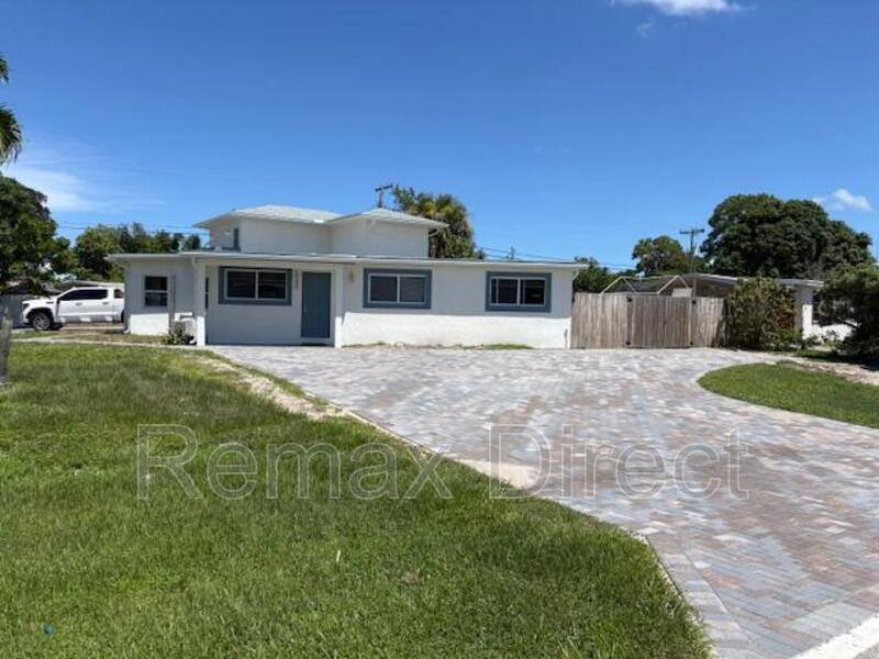 House for rent at 5580 Honeysuckle Dr, West Palm Beach, FL 33415