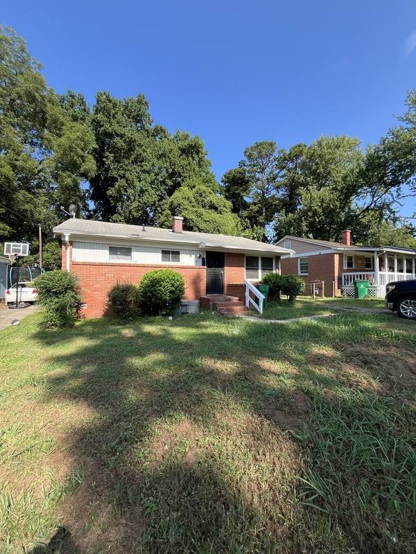 House for rent at 1911 Irma St, Charlotte, NC 28216