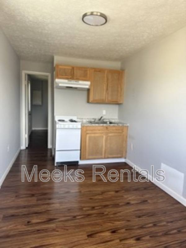 Apartment for rent at 401 Main Ave #6, Nitro, WV 25143