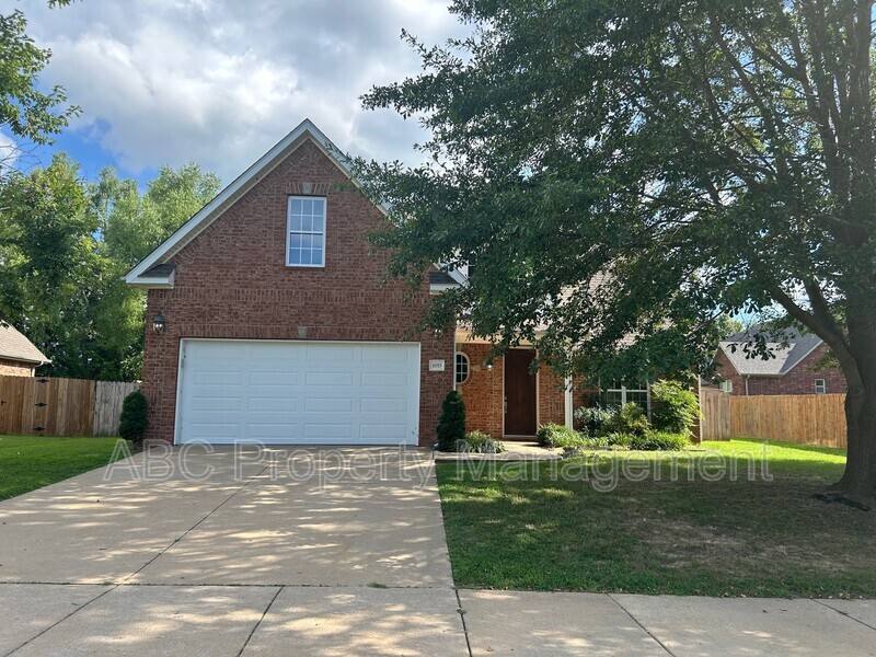 House for rent at 3951 Morning Mist Dr, Fayetteville, AR 72704