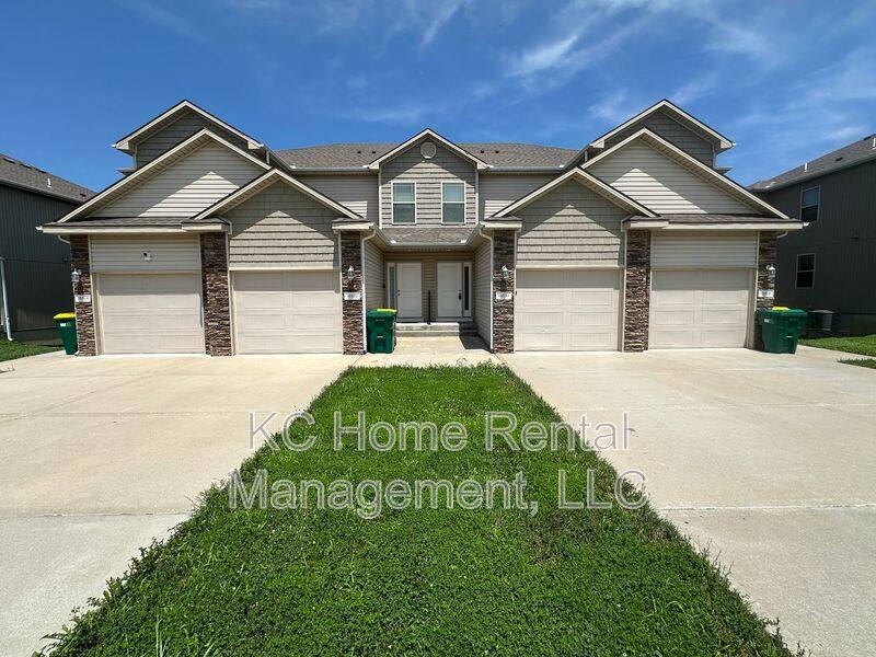 Townhouse for rent at 10530 Kane Dr, Kansas City, KS 66109