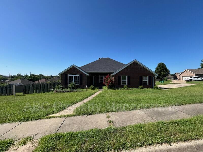House for rent at 320 Sienna Dr, Centerton, AR 72719